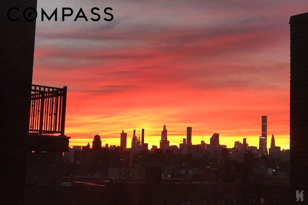 2540 31st Ave Apt 6F, New York City, NY 11106