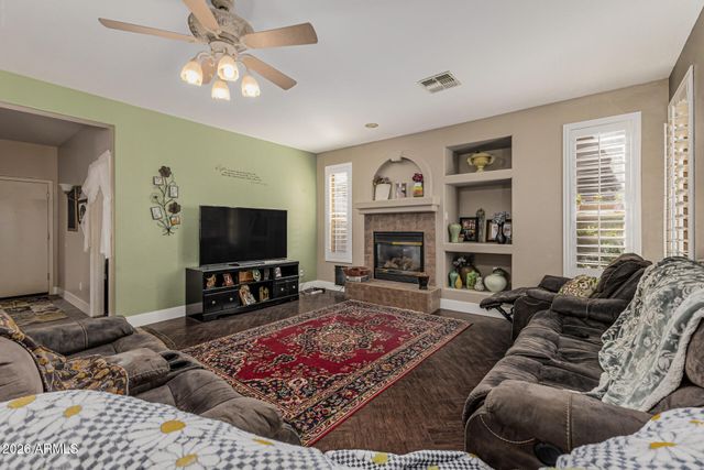 7046 W COTTONTAIL Lane, Peoria, AZ 85383