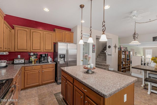 7046 W COTTONTAIL Lane, Peoria, AZ 85383