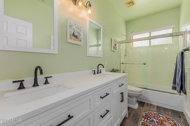 7046 W COTTONTAIL Lane, Peoria, AZ 85383