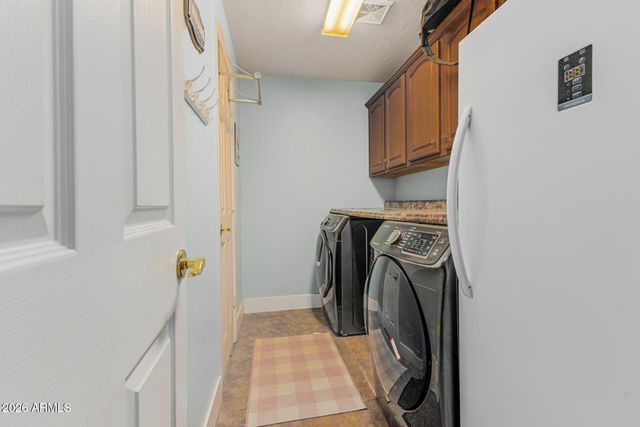 7046 W COTTONTAIL Lane, Peoria, AZ 85383