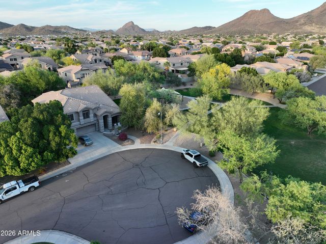 7046 W COTTONTAIL Lane, Peoria, AZ 85383