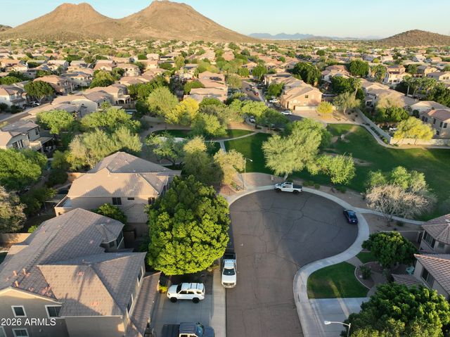 7046 W COTTONTAIL Lane, Peoria, AZ 85383