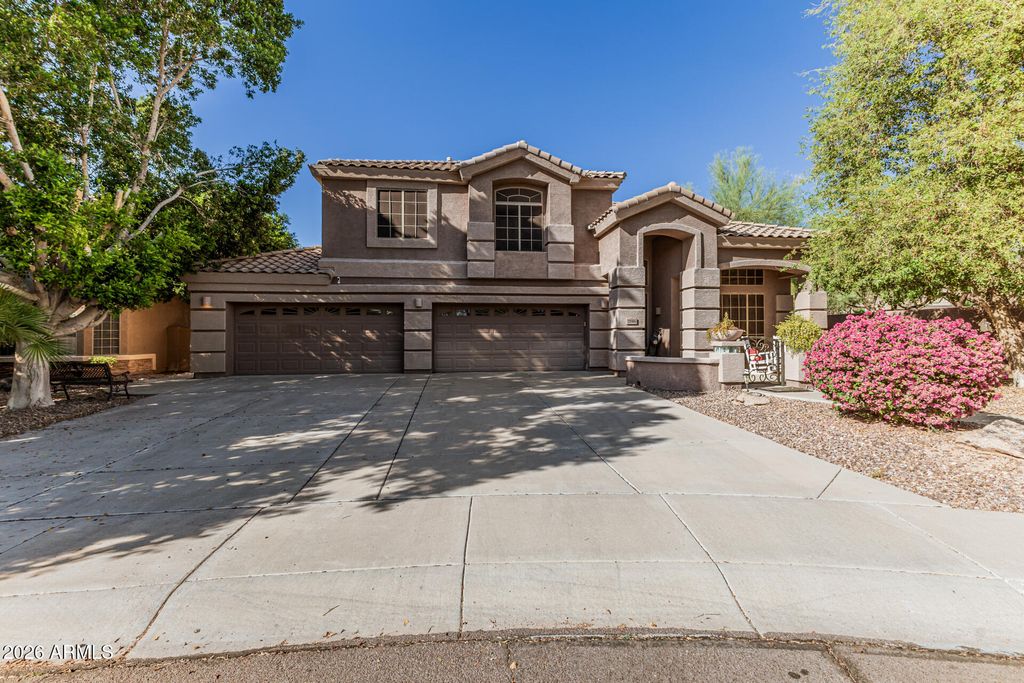 7046 W COTTONTAIL Lane, Peoria, AZ 85383