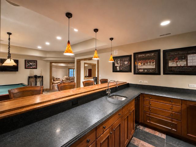 2250 Telegraph Road, Bannockburn, IL 60015