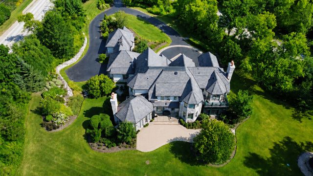 2250 Telegraph Road, Bannockburn, IL 60015