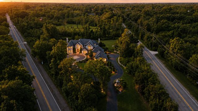 2250 Telegraph Road, Bannockburn, IL 60015