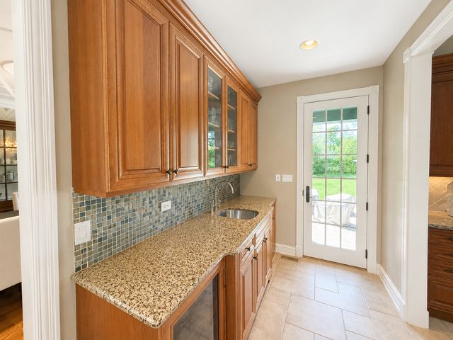 2250 Telegraph Road, Bannockburn, IL 60015