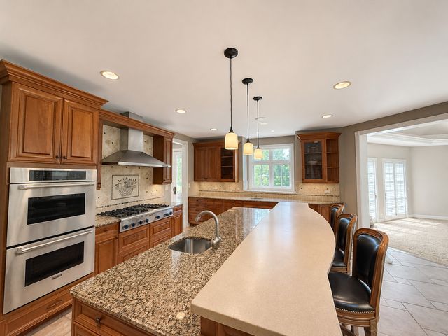 2250 Telegraph Road, Bannockburn, IL 60015