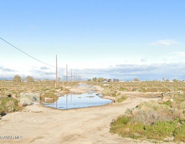 2300 E Avenue E8, Lancaster, CA 93535