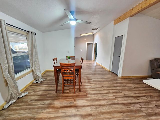 8404 Brook Street NE, Albuquerque, NM 87113