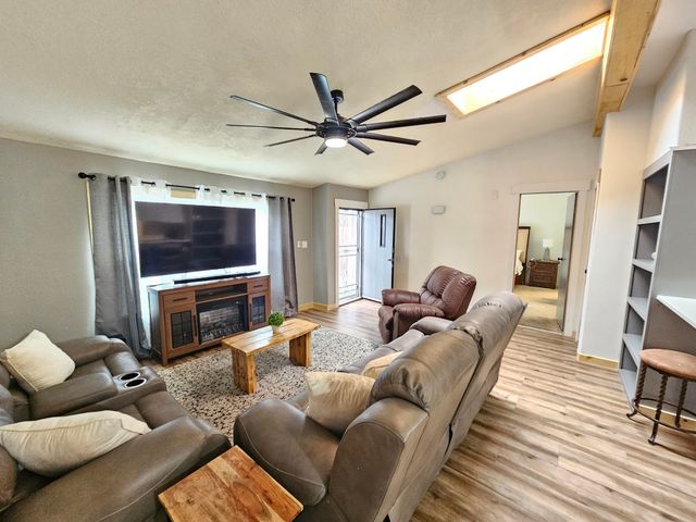 8404 Brook Street NE, Albuquerque, NM 87113