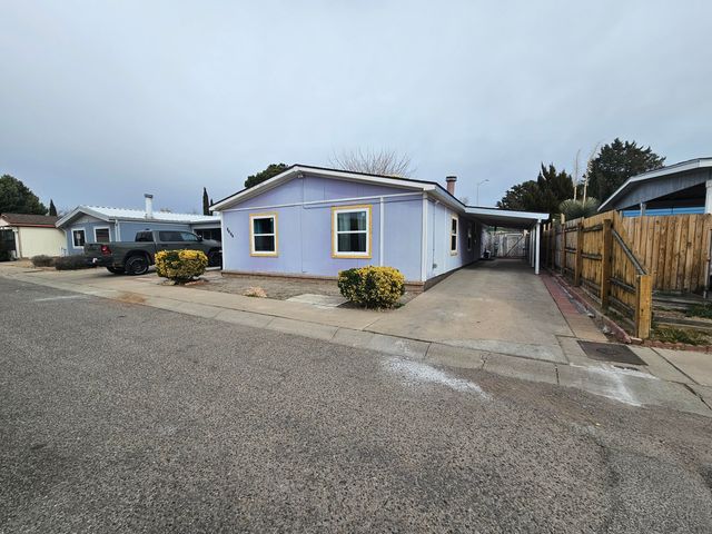 8404 Brook Street NE, Albuquerque, NM 87113