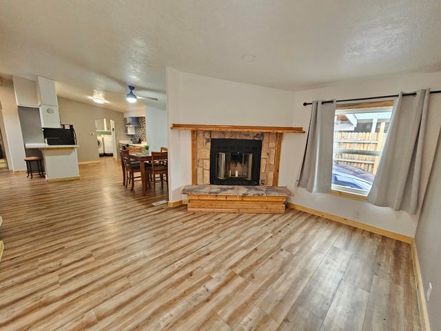 8404 Brook Street NE, Albuquerque, NM 87113