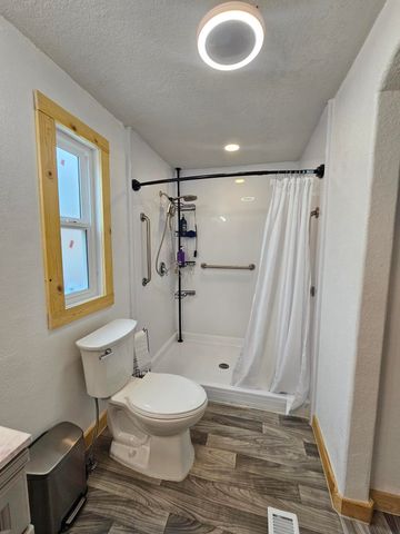 8404 Brook Street NE, Albuquerque, NM 87113