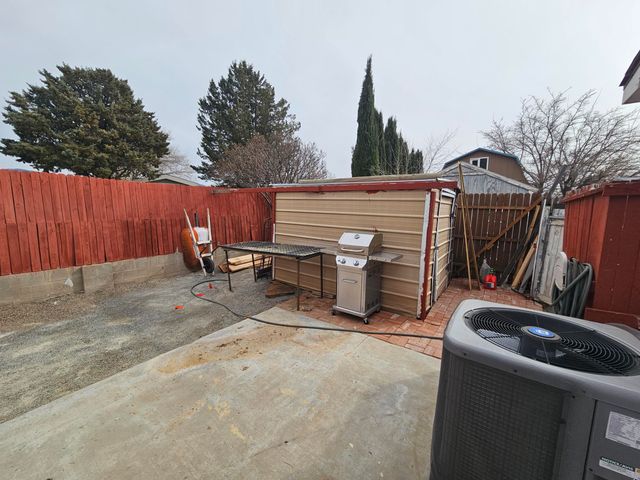 8404 Brook Street NE, Albuquerque, NM 87113
