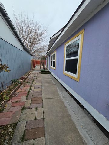 8404 Brook Street NE, Albuquerque, NM 87113