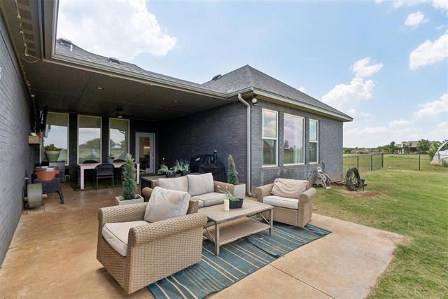 11900 W Forrest Hills Road, Guthrie, OK 73044
