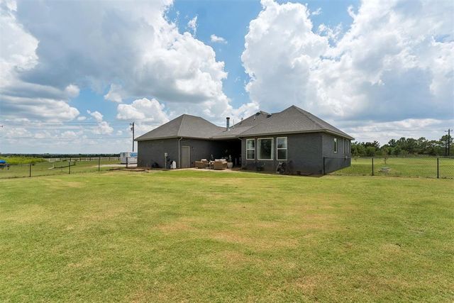 11900 W Forrest Hills Road, Guthrie, OK 73044