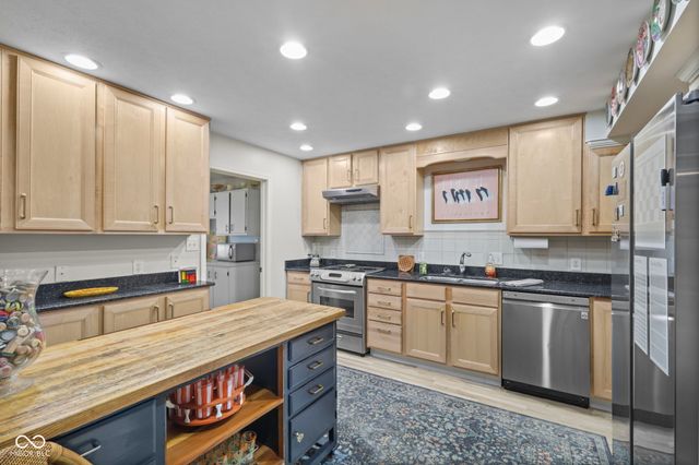 9114 Grinnell Street, Indianapolis, IN 46268