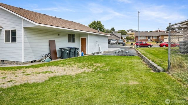 1538 S Bailey Avenue, Moses Lake, WA 98837