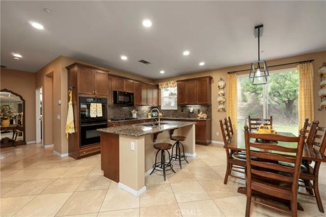 15104 Whitegate, Fontana, CA 92336
