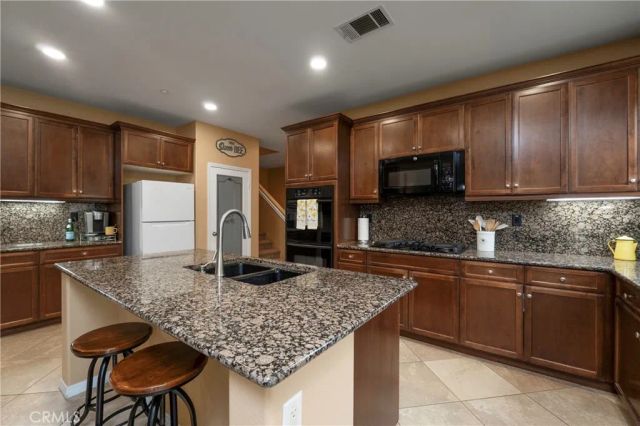 15104 Whitegate, Fontana, CA 92336