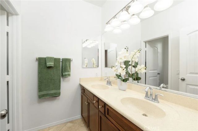 15104 Whitegate, Fontana, CA 92336