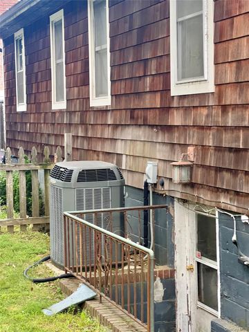 230 Lakeside Trail, Ridge, NY 11961