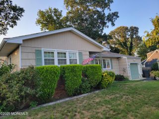 832 Castle Drive, Toms River, NJ 08753