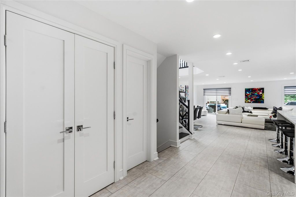 10 Pheasant Lane, Woodbury, NY 11797 — photo 3