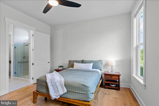 43489 BETTYS FARM DR, Chantilly, VA 20152