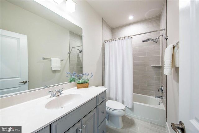 43489 BETTYS FARM DR, Chantilly, VA 20152