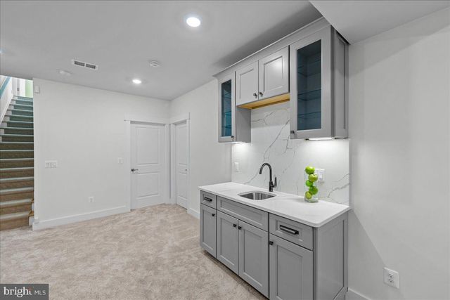 43489 BETTYS FARM DR, Chantilly, VA 20152
