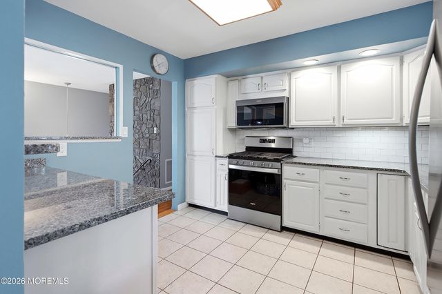 38 Brunswick Drive, Howell, NJ 07731
