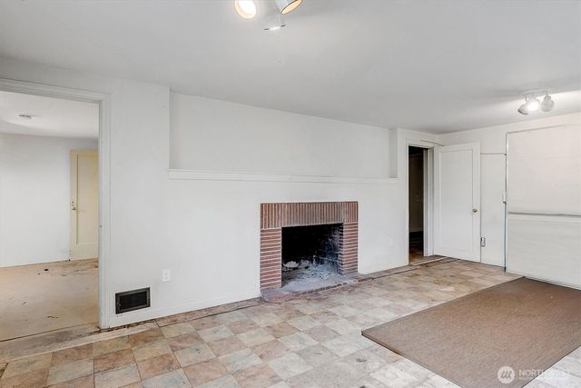 3002 NW 70th Street, Seattle, WA 98117