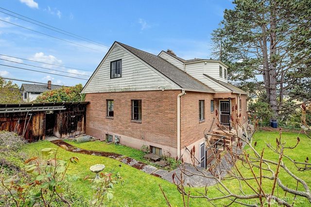 3002 NW 70th Street, Seattle, WA 98117