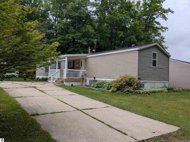 7610 Windoga Lake Drive, Weidman, MI 48893