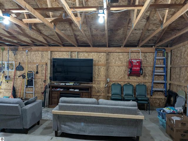 7610 Windoga Lake Drive, Weidman, MI 48893