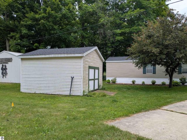 7610 Windoga Lake Drive, Weidman, MI 48893