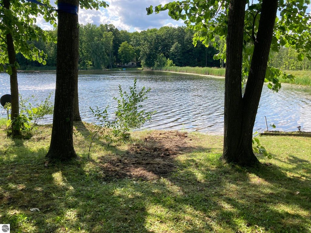 Image 42 of property listing at 7610 Windoga Lake Drive, Weidman, MI 48893