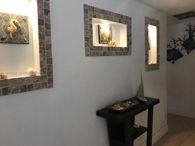 320 S Surf Rd 305, Hollywood, FL 33019