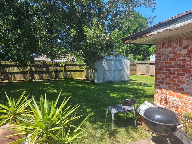 750 Columbia Lane, Deer Park, TX 77536
