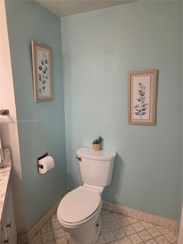 1817 S Ocean Dr 325, Hallandale Beach, FL 33009