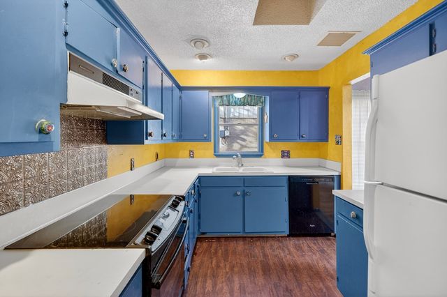 1711 N Sam Houston Ave, Odessa, TX 79761