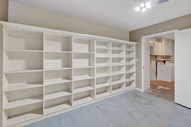 1711 N Sam Houston Ave, Odessa, TX 79761