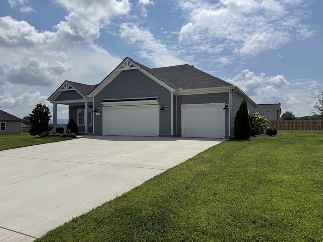 26 Mimosa Dr, Decherd, TN 37324