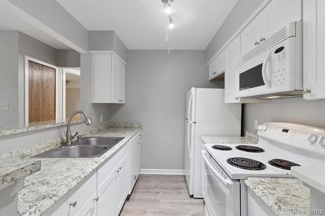 413 Water Tower Circle, Brighton, MI 48116