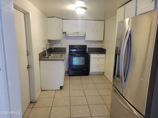 2501 E JONES Avenue, Phoenix, AZ 85040