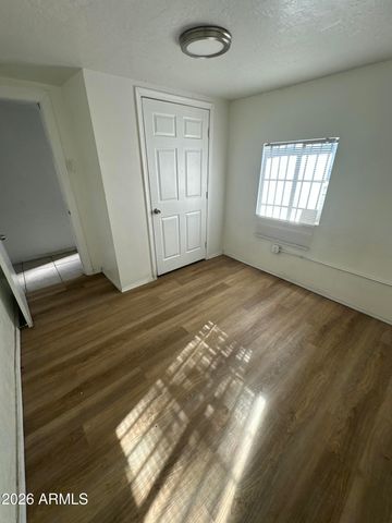 2501 E JONES Avenue, Phoenix, AZ 85040